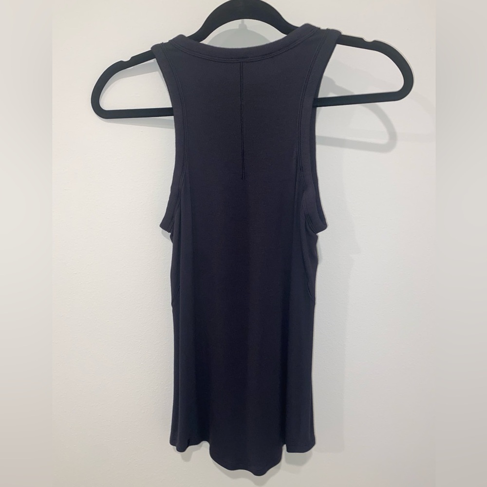 Lululemon “Hold tight” tank - Picture 2 of 4
